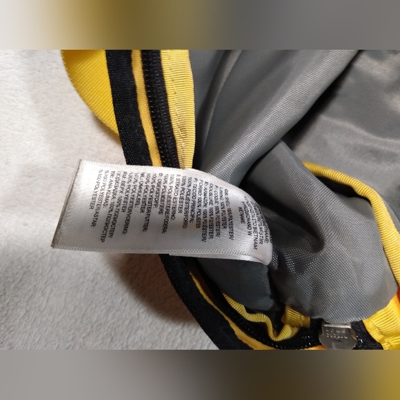 The NORTH FACE Yellow Script Waterproof Fanny Pack Crossbody waist purse bag - Picture 9 of 13